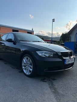 BMW E90 320i (2005) - 7
