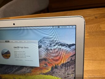 💻 MacBook Air 13″ (2017) – 8 GB RAM, 256 GB SSD, 2 nab. - 7