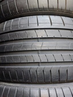 Pirelli Pzero 285/40R23 + 325/35R23 - 7