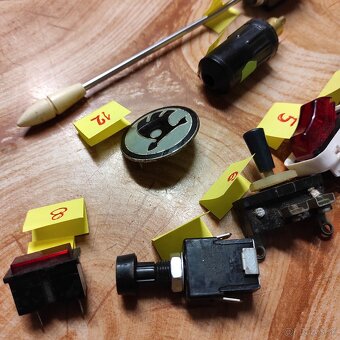 Auto súčiastky-prepinač smeroviek+roôz.vypinače - 7