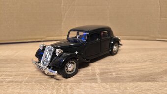 Nezapomenutelné automobily a BBurago Made in Italy 1:24 - 7