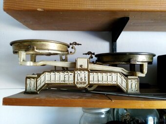 Predam stare mlynčeky,vahy,žehličky - 7