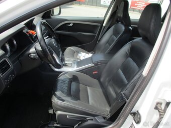 VOLVO XC70 2,4D 120KW CROSSCOUNTRY AWD GPS XENON 2013 - 7