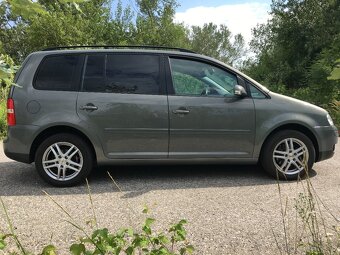 Volkswagen Touran 1.6 FSI 85Kw - 7