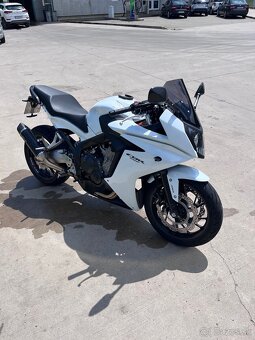 Honda CBR650F - 7