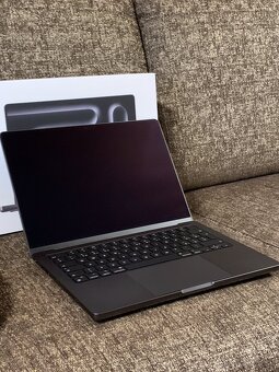 MacBook Pro 14" M3 PRO SK 2023 Vesmírne čierny - 7