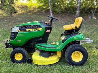 John Deere X125 traktorová kosačka - 7