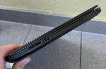 HP 15 / Celeron N3060 / 4GB RAM / 128GB SSD / 15.6" - 7