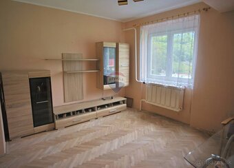 REZERVOVANÝ 3 izbový byt na predaj v tichom prostredí Banske - 7