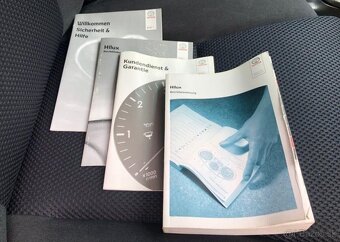 Toyota Hilux 2.5 D-4D nafta manuál 106 kw - 7