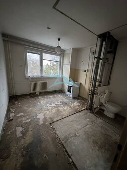 Na predaj 3-izbový byt na rekonštrukciu - 7