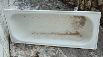 Bojlery, pisoáre, umývadlá, WC kabínky. - 7