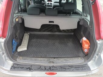 Peugeot 206SW - 7