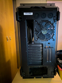 Thermaltake View 71 Tempered Glass Edition Full-Tower Case - 7