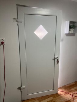 Dvere,ventilátor,plynová skrinka - 7