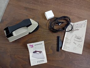 Retro predmety: premietačka, kalkulačka,... - 7
