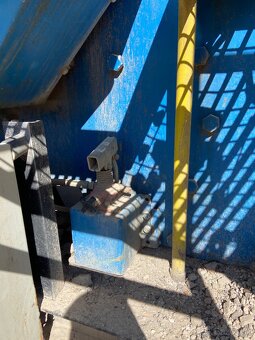 Predam čelustovy drvič - 7