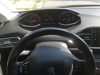Peugeot 308 Blue 1.5 HDi 96 kW - 7