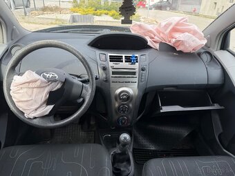 Rozpredám Toyota Yaris 1.0 51kw - 7