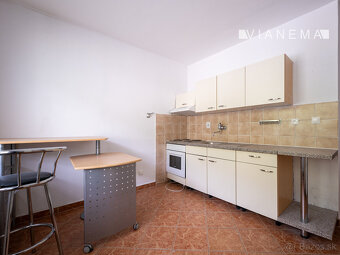 NA PREDAJ výnimočný 2-izbový byt, 74m2,Tr. Teplice, časť SNP - 7