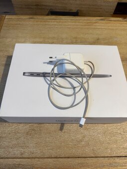MacBook Air 13” (2020) – i3 / 8GB / 256GB SSD – Space Gray - 7