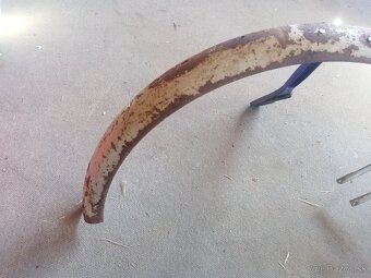 Zadný blatník na Stadion s11 - 7