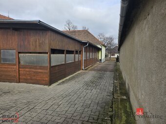 Ponúkame na predaj polyfunkčný objekt v oblízkosti miest Lev - 7