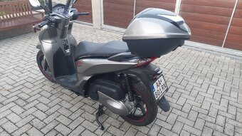 Honda SH300i - 7
