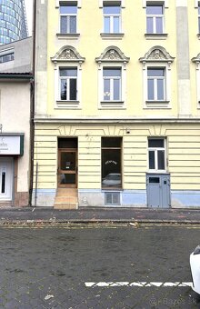 Prenájom nebytového priestoru s veľkým výkladom do ulice - 7
