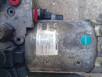 Predám tieto dve hydraulické jednotky - 7
