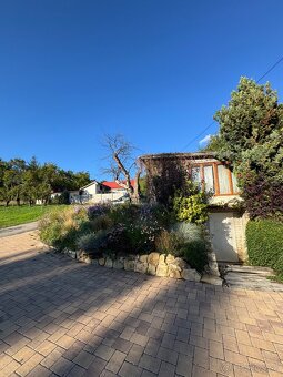 Rodinný dom s jazierkom pod lesom - 7