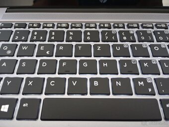 Hp elitebook 1030 G1 , Intel core m5 , 8gb ram , ssd ,Win 11 - 7