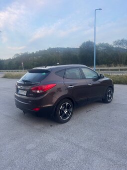 Hyundai ix35 2.0i DOHC D-CVVT Premium 4x4 A/T LPG - 7