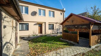 Znížená cenaDvojpodlažný rodinný dom na veľkom pozemku v o - 7
