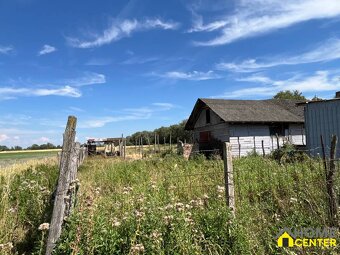 NA PREDAJ pozemku so starým domom pri Komárne - 7