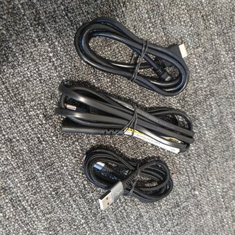 PS4 500GB + ovládač + 2x hra - 7