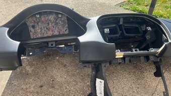 predam palubnu dosku na lancia delta - 7