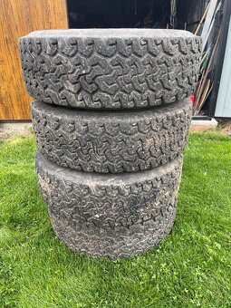 Predám tréner pneumatiky aj s diskami 225/70 R 15 - 7