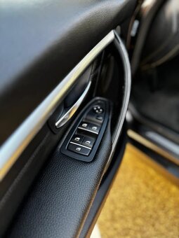 BMW 320d SPORT LINE - 7