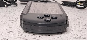 PSP + ADAPTER + 2GB CARD / PSP-E1004 PLAYSTATION PORTABLE - 7
