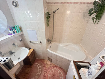 Veľkometrážny 4 izbový byt s lodžiou 99 m2 v Trenčíne - 7