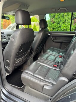 Volkswagen Touran 2.0 TDi - 7