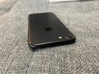 iPhone 7 32GB (plne funkčný) - 7