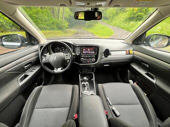 Mitsubishi Outlander 2.2 DI-D AT 4x4 2017 plna historia - 7