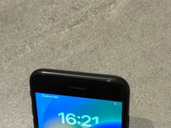 iPhone SE 2020 - 7