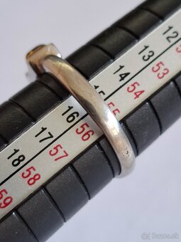 Strieborný prsteň s jantárom, veľkosť 55 - 7