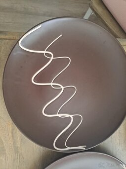 Dizajnové hnedé a modré taniere - 7