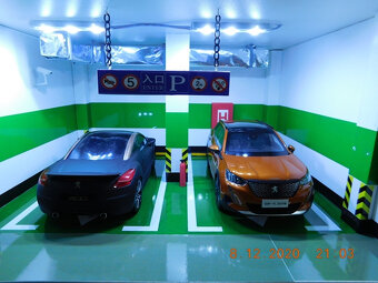 diorama podzemná garáž pre modely 1:18 - 7