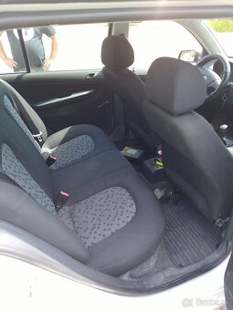 Predam skoda fabia 1.4.benzin rocnik 2001 - 7