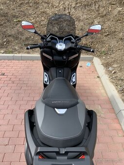 Yamaha Xmax 400 Momo Design - 7